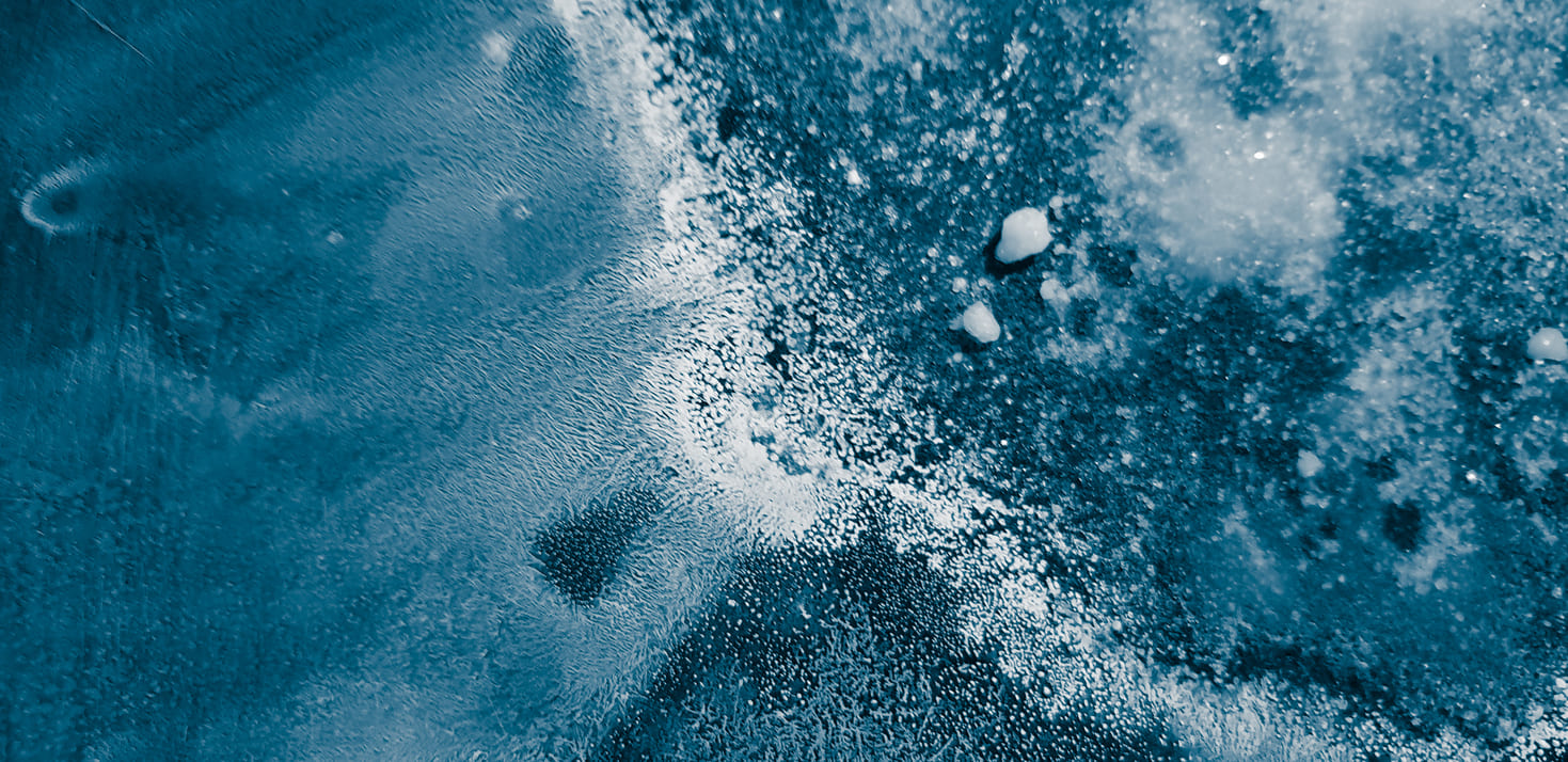Le bicarbonate de soude aide à éliminer l'eau verte dans la piscine